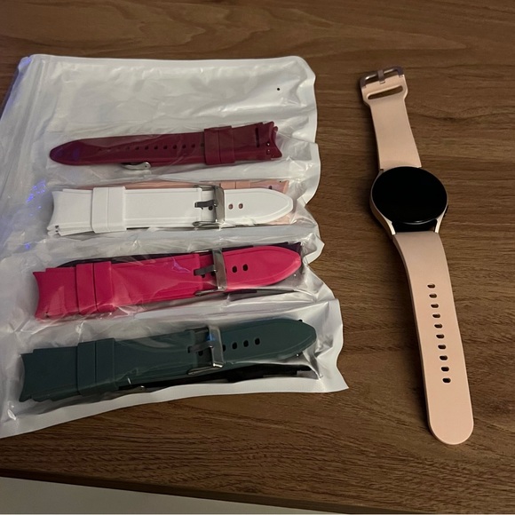 Samsung Smart Watch - Less than a year old-Rarely Worn - Picture 6 of 8